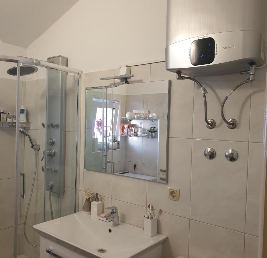 Apartmani Mlikotic Dugi Rat Cameră foto