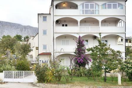 Apartmani Mlikotic Dugi Rat Exterior foto